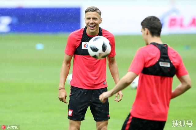 体育中超：暂登榜首 上海海港3-0天津津门虎